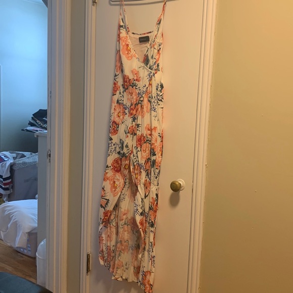 Never worn/Perfect condition MINKPINK Size Small Floral Maxi Wrap Dress - Picture 4 of 8